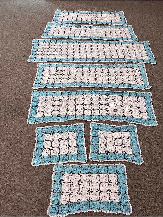 Other - Set of 8 Doilies and Table Runners Teal and White
